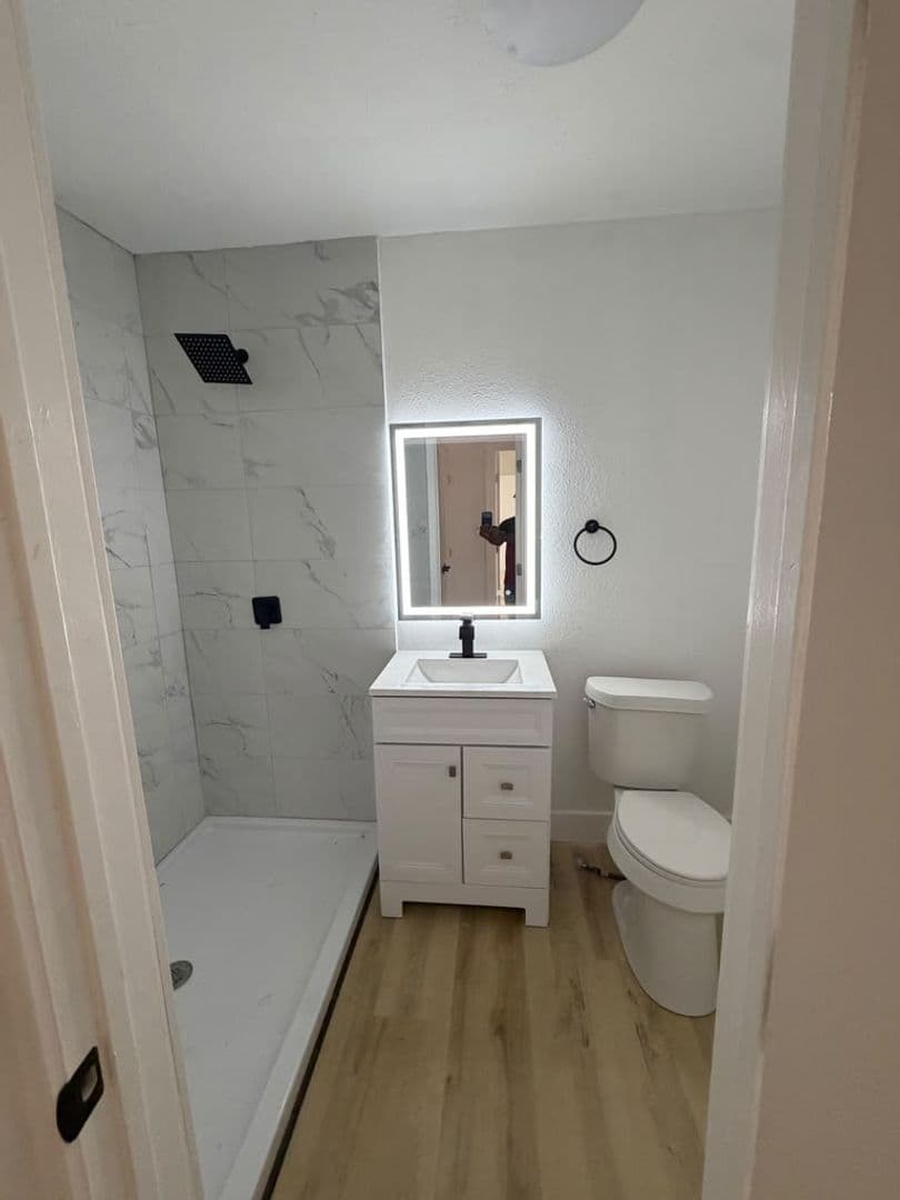 Houston House: 7510 Touchstone St