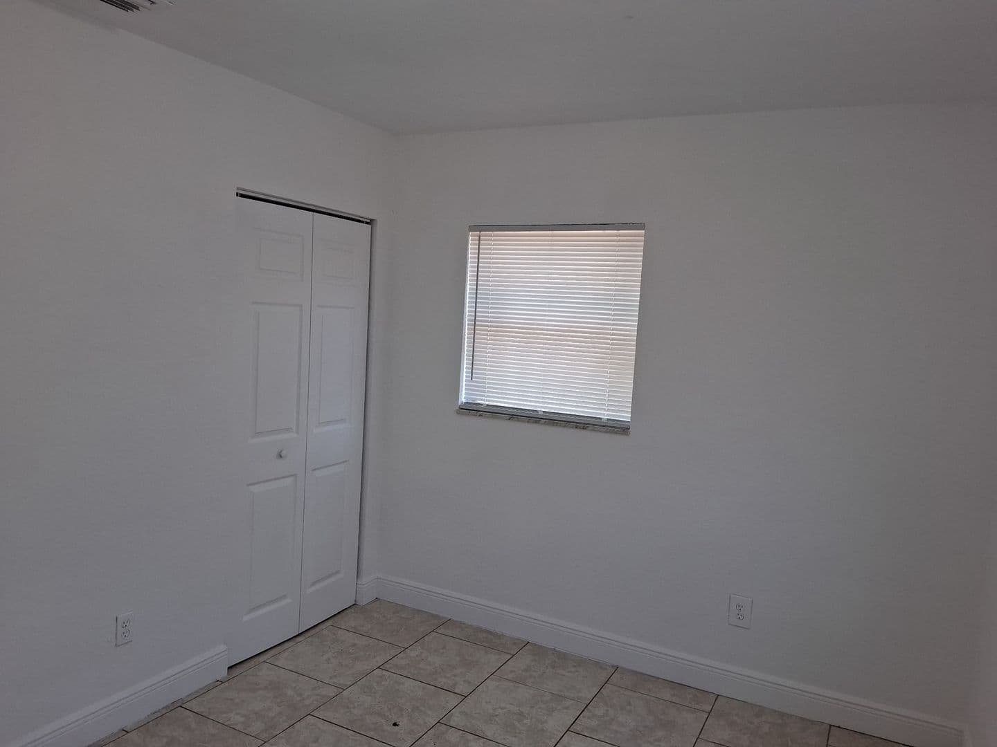 Tampa House: 7921 DAHLIA AVE