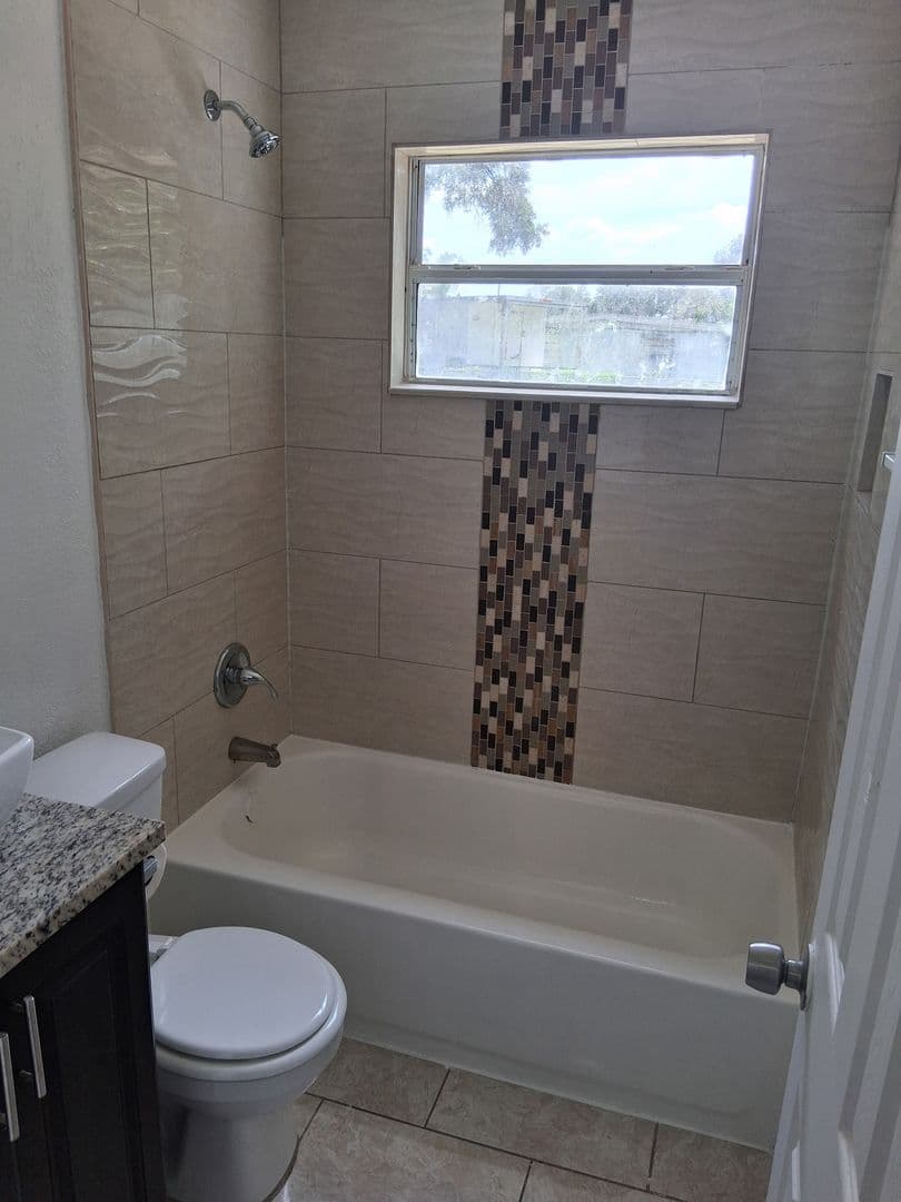 Tampa House: 7921 DAHLIA AVE