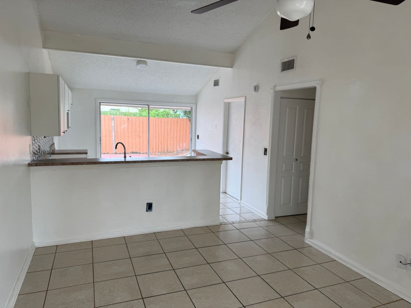 Tampa House: 8594 Briar Grove Cir