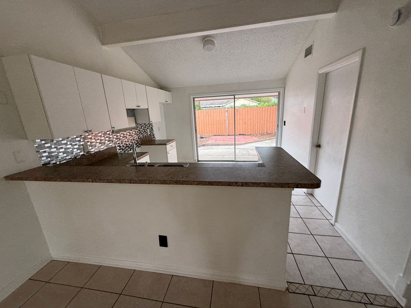 Tampa House: 8594 Briar Grove Cir