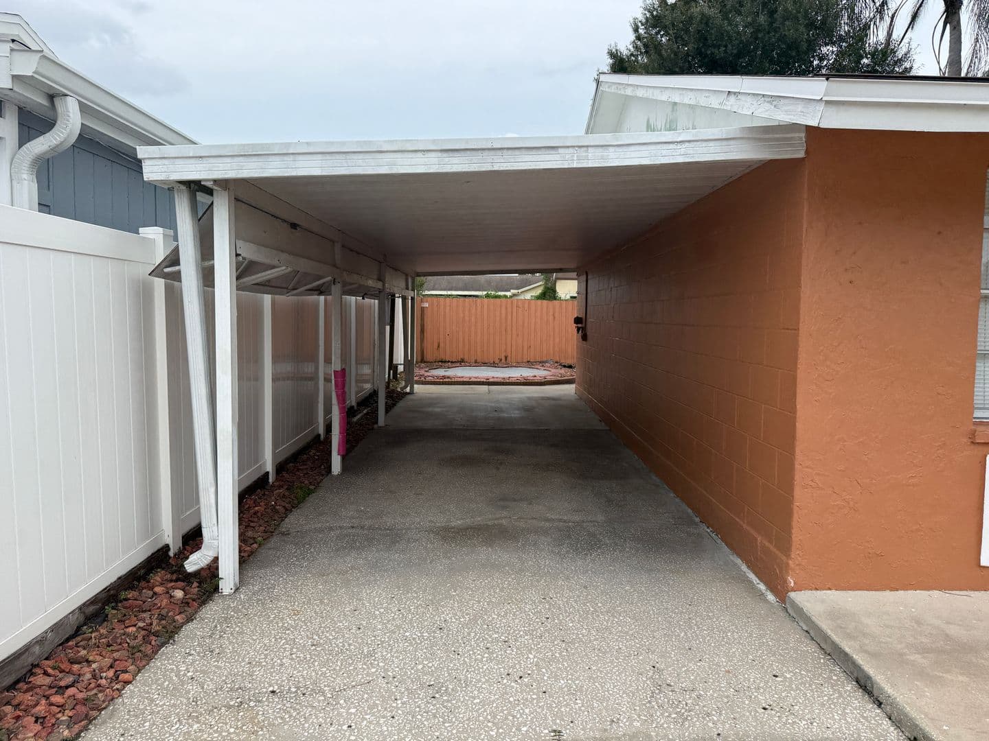 Tampa House: 8594 Briar Grove Cir