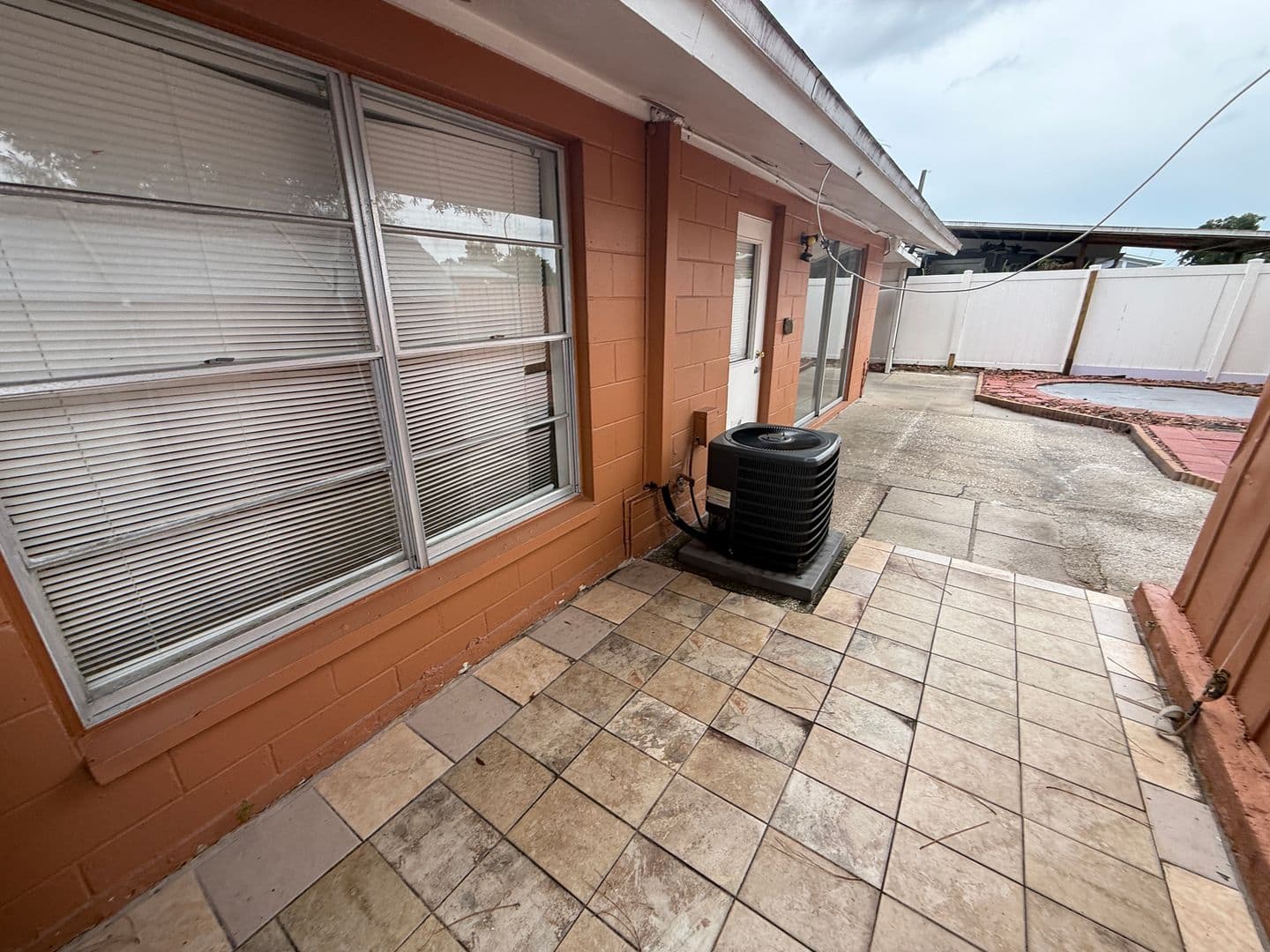 Tampa House: 8594 Briar Grove Cir