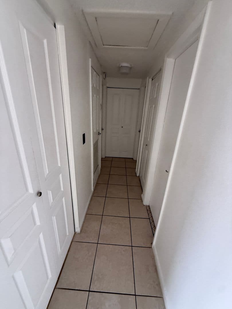 Tampa House: 8594 Briar Grove Cir