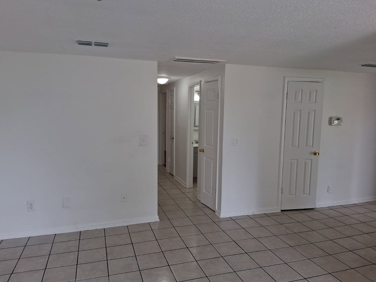 Seffner House: 103 Hickory Ln