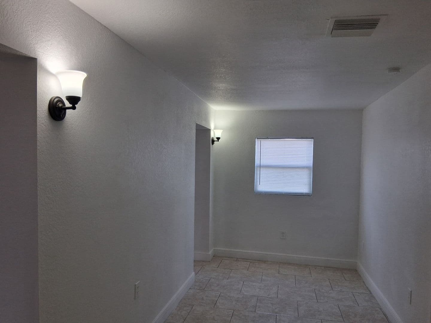 Tampa House: 7921 DAHLIA AVE