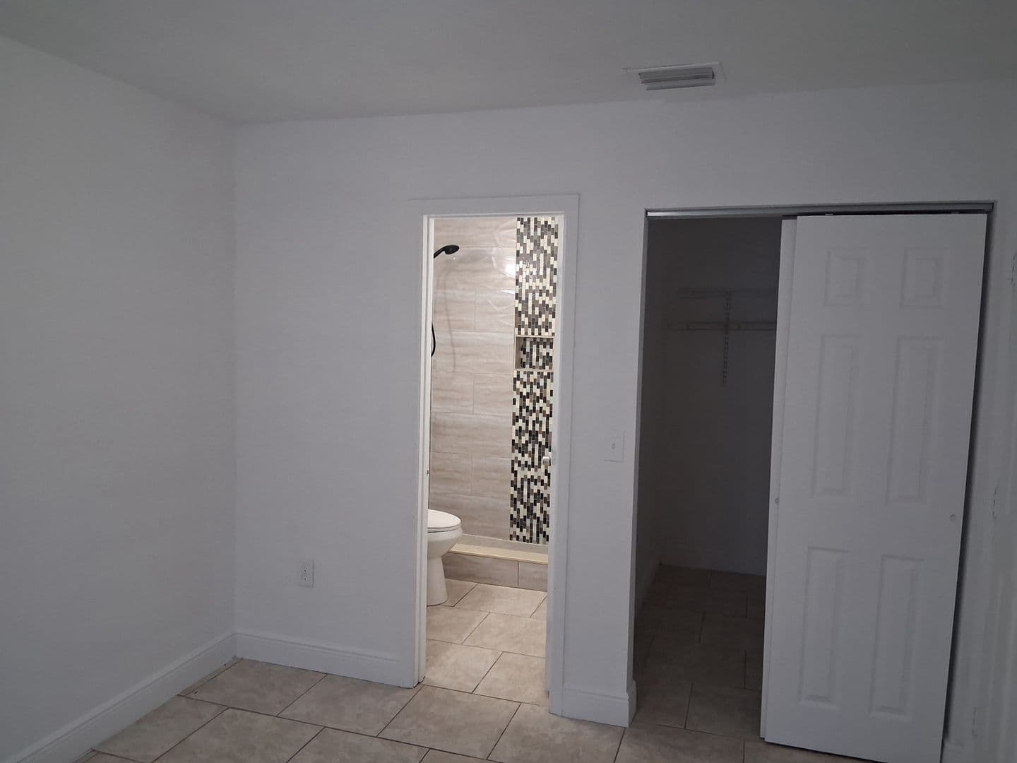 Tampa House: 7921 DAHLIA AVE