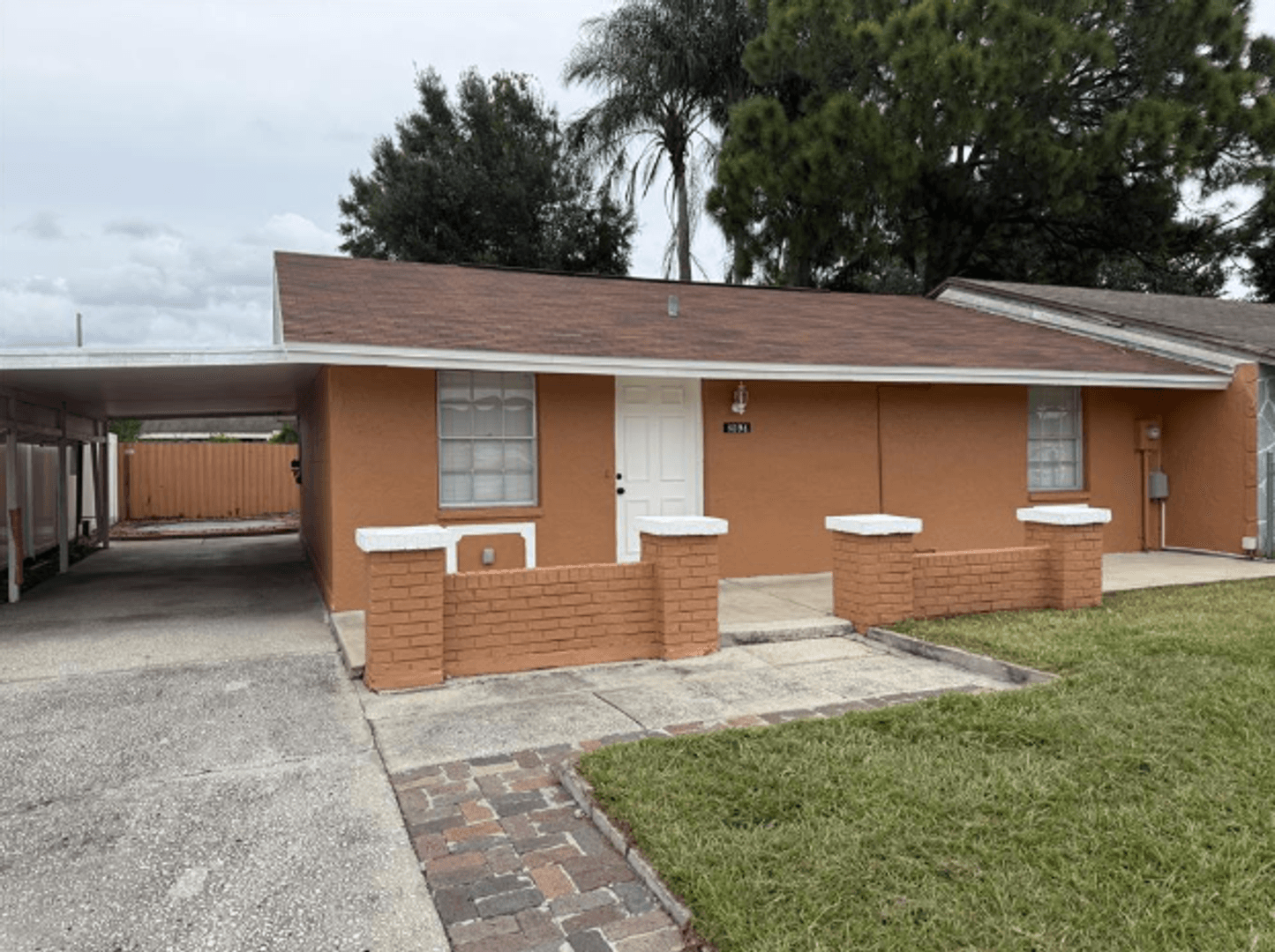 Tampa House: 8594 Briar Grove Cir