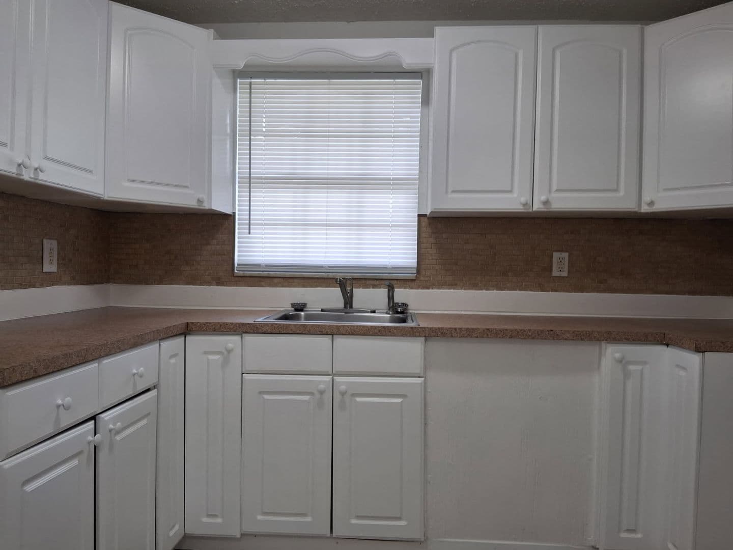 Seffner House: 103 Hickory Ln