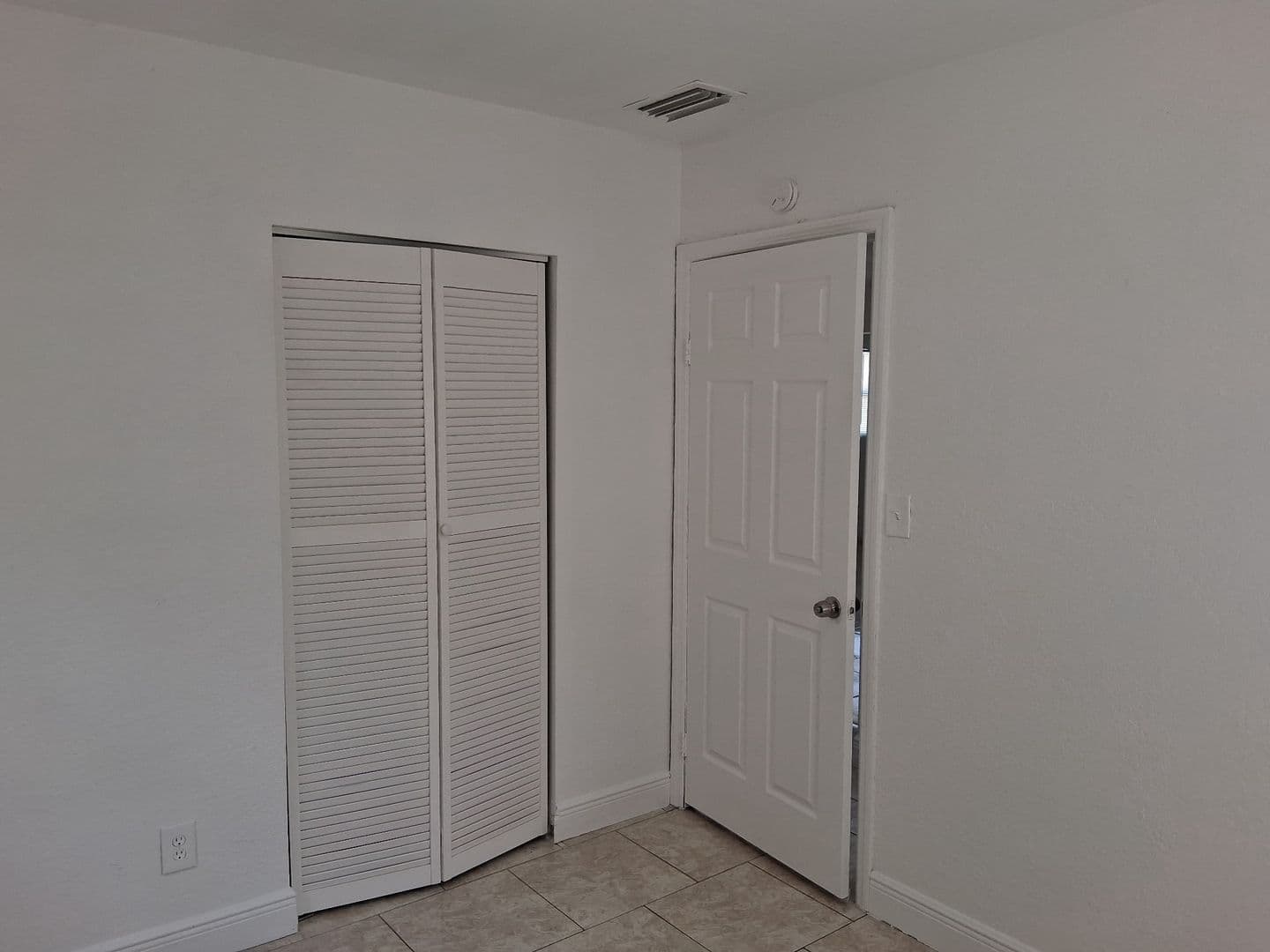 Tampa House: 7921 DAHLIA AVE