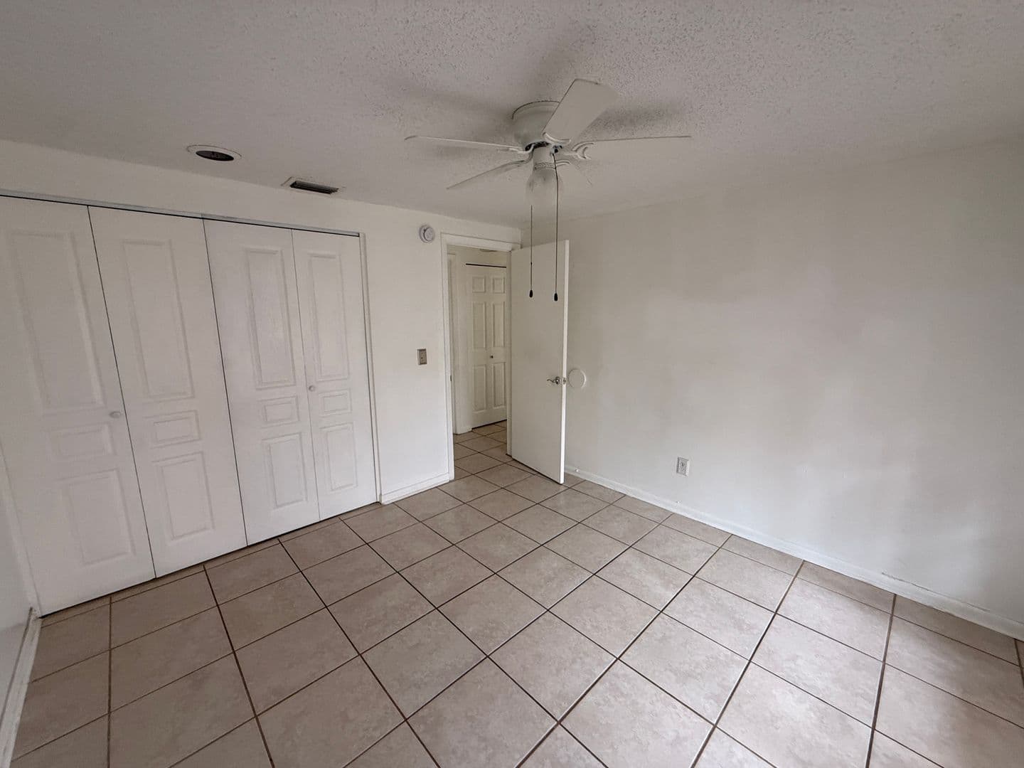 Tampa House: 8594 Briar Grove Cir