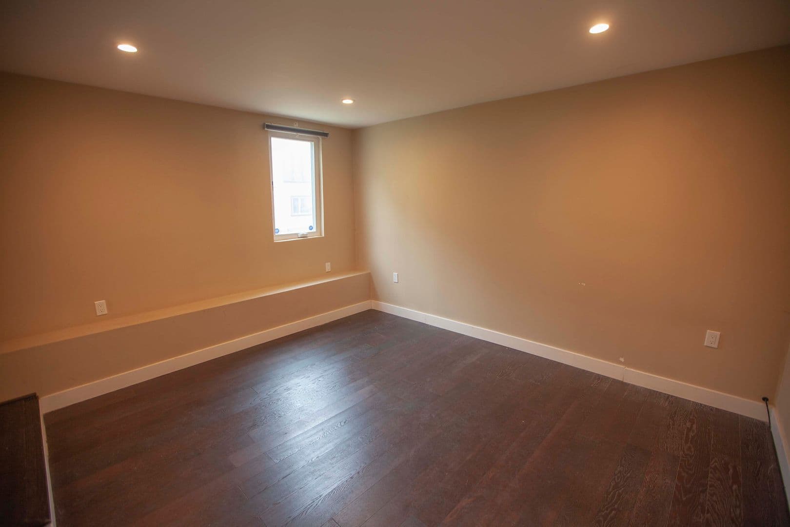 Daly City Apartment: 898 Templeton Ave
