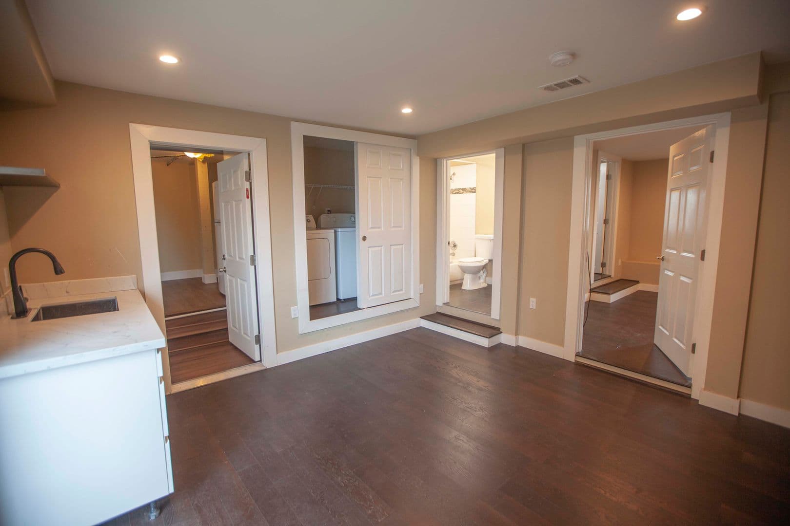 Daly City Apartment: 898 Templeton Ave