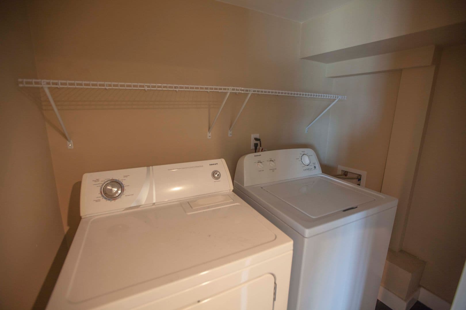 Daly City Apartment: 898 Templeton Ave