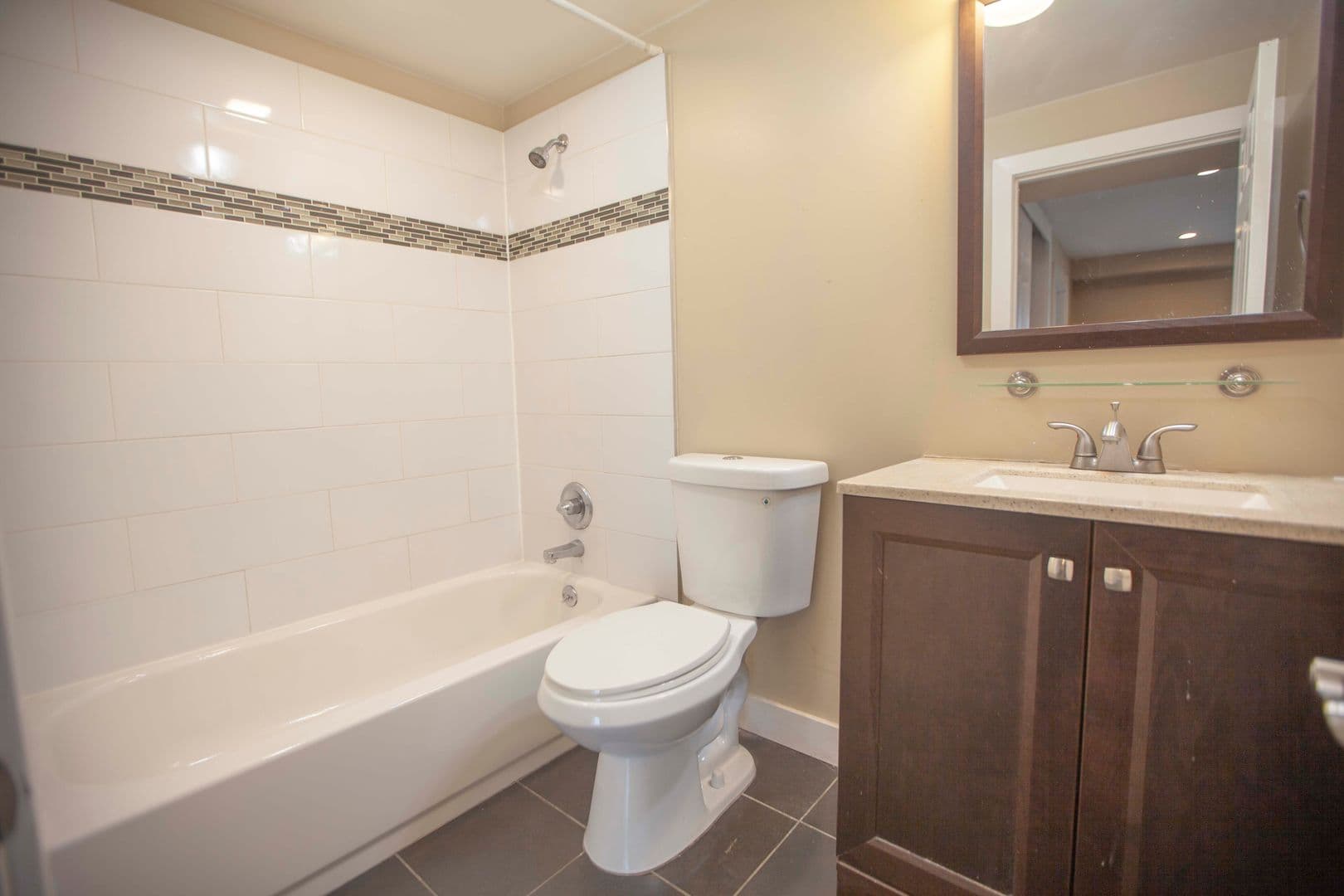 Daly City Apartment: 898 Templeton Ave