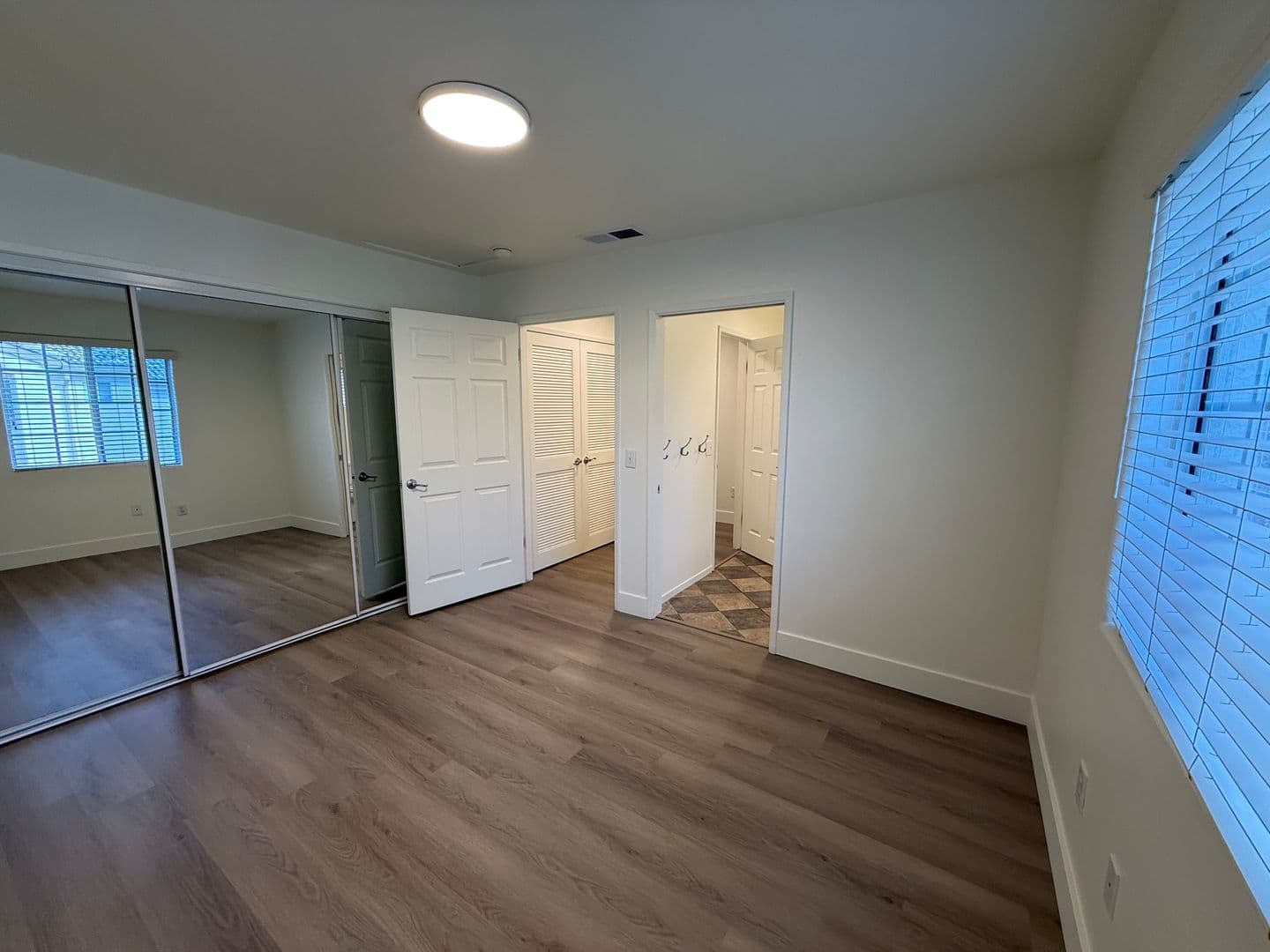 Bakersfield Apartment: 1100 Mondavi Way