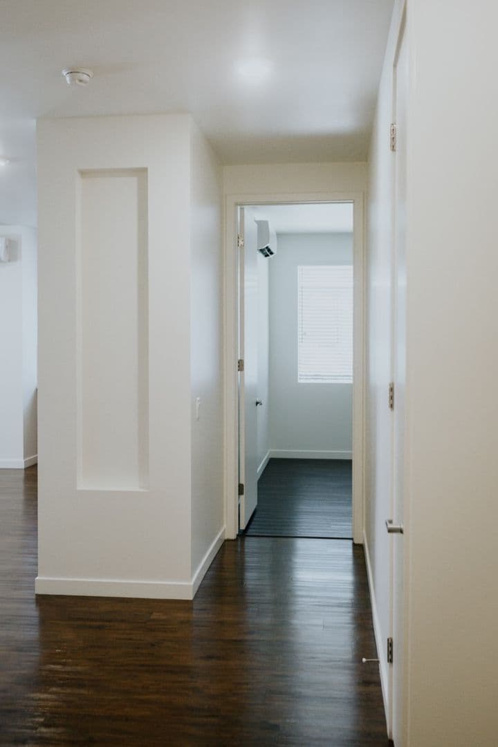 Bakersfield Apartment: 11325 Park Square Drive
