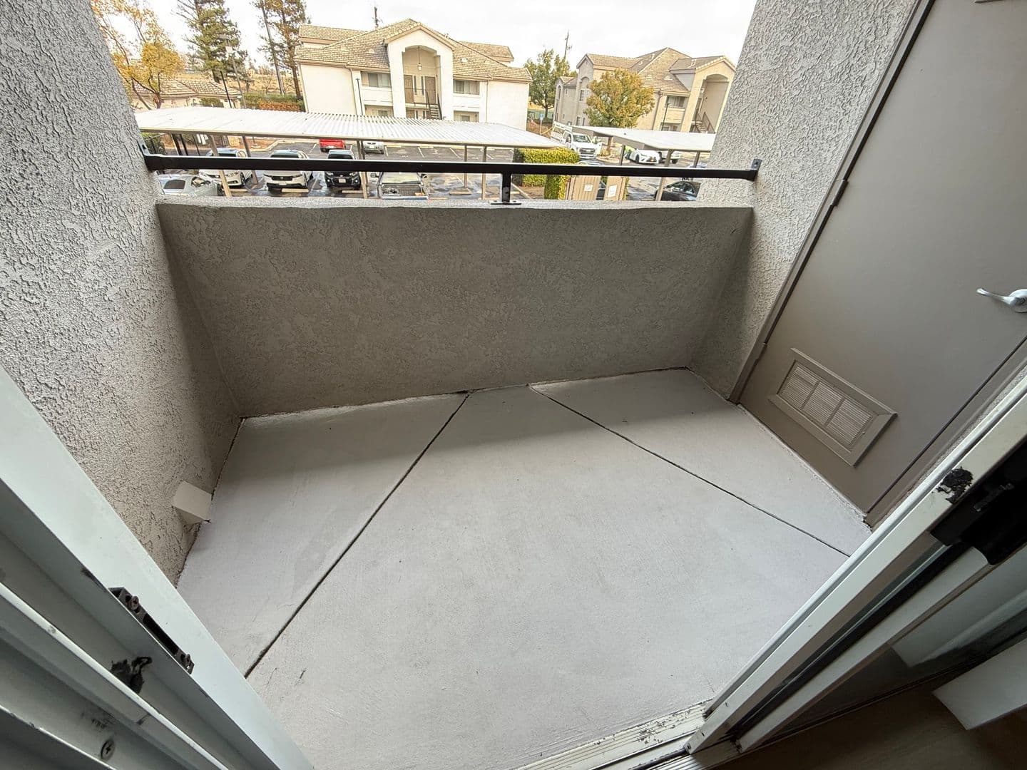 Bakersfield Apartment: 1100 Mondavi Way