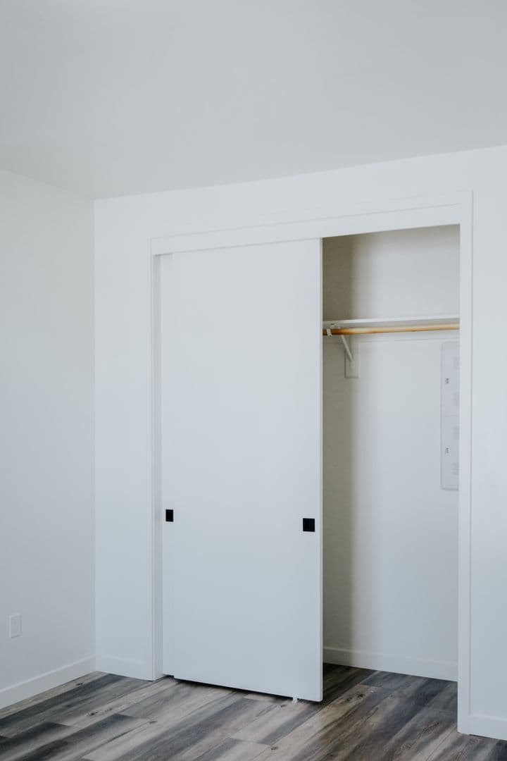 Bakersfield Apartment: 250 South Heath Road