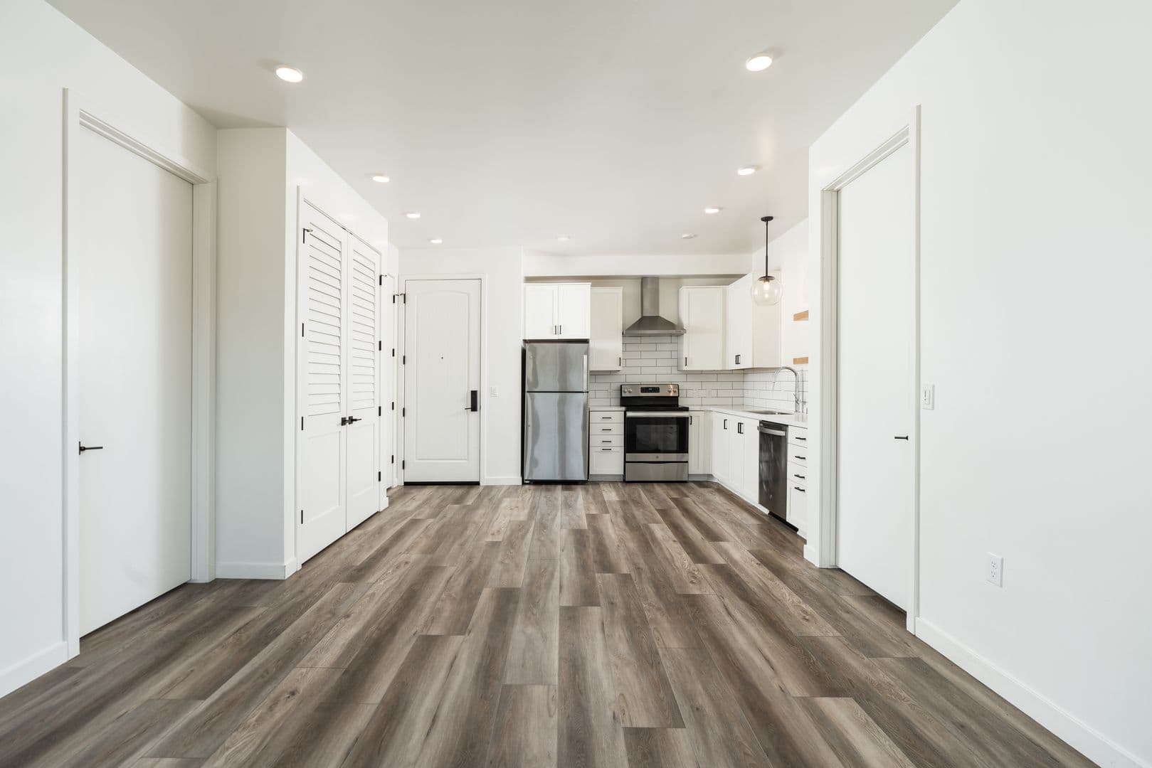 Santa Barbara Apartment: 835 E. Canon Perdido Street