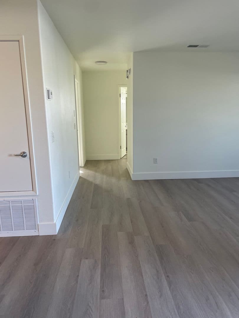 Bakersfield Apartment: 1100 Mondavi Way