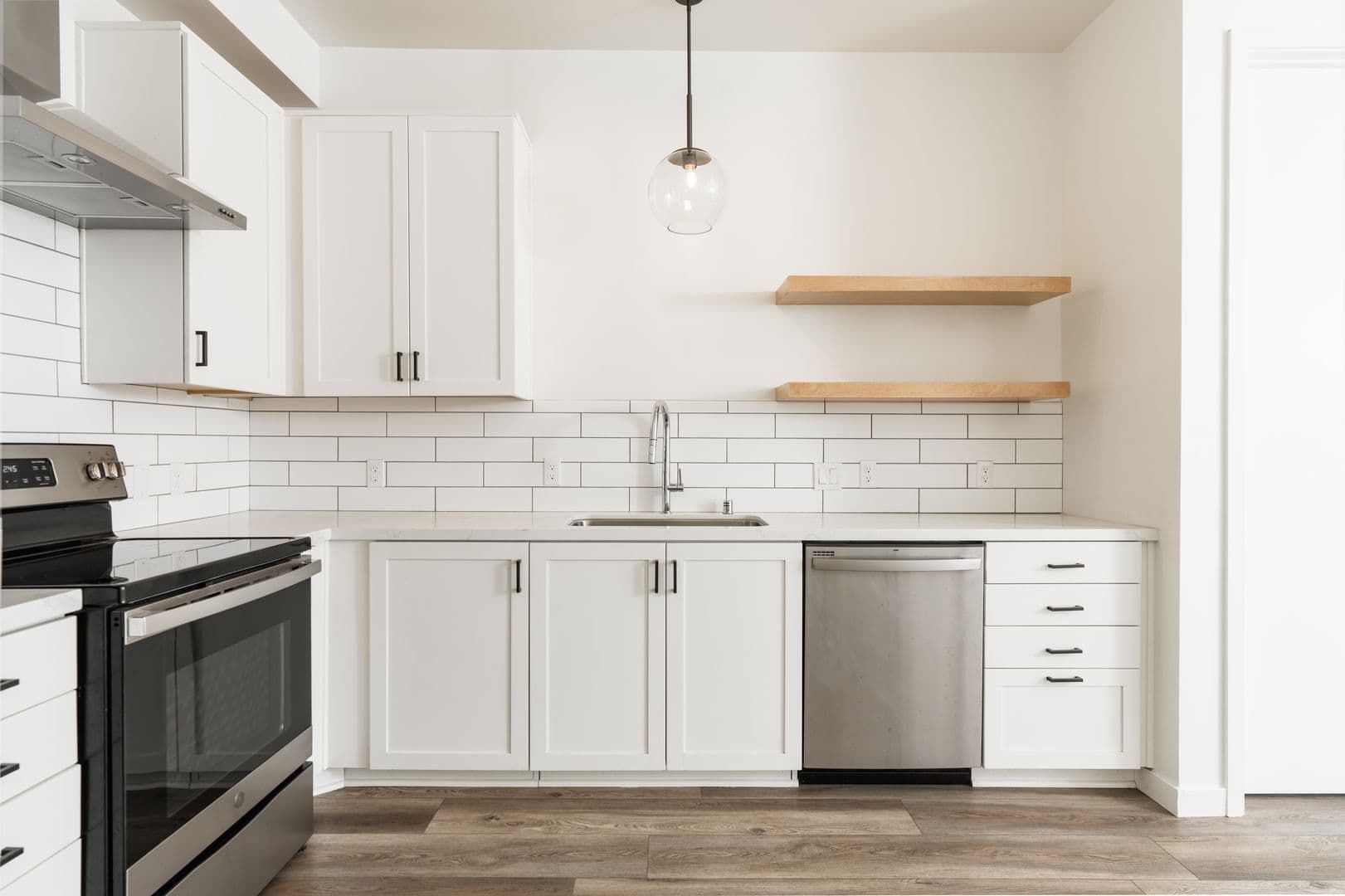 Santa Barbara Apartment: 835 E. Canon Perdido Street