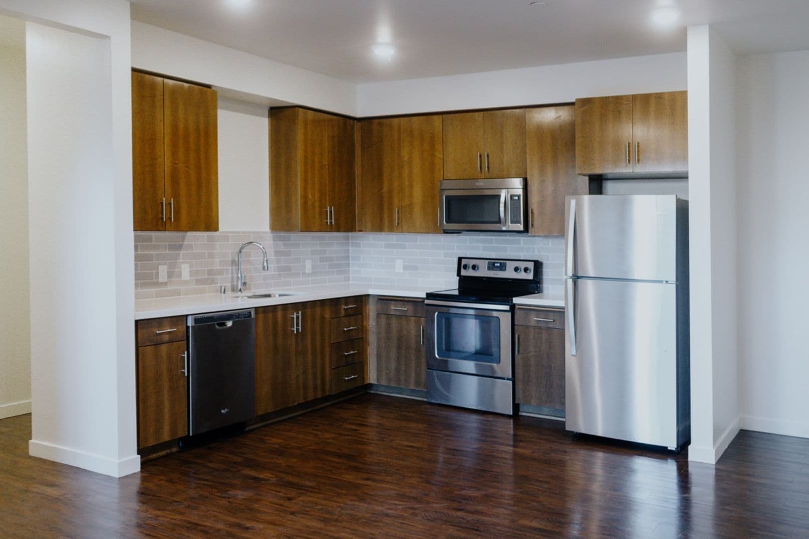 Bakersfield Apartment: 11325 Park Square Drive