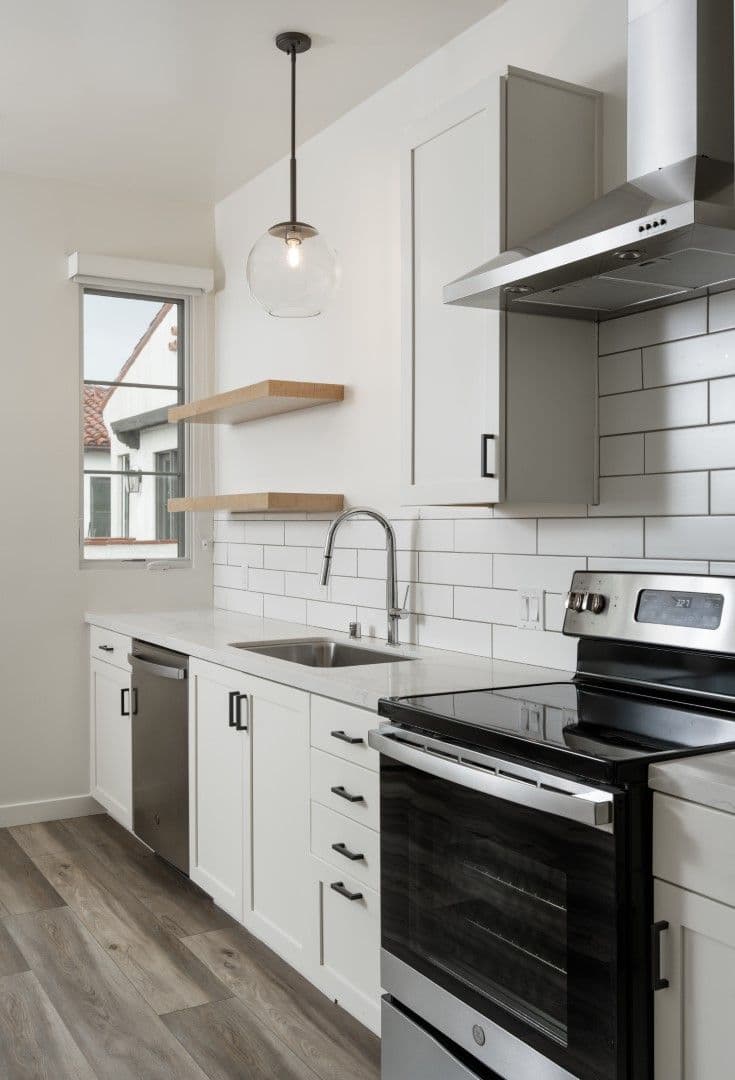 Santa Barbara Apartment: 835 E. Canon Perdido Street