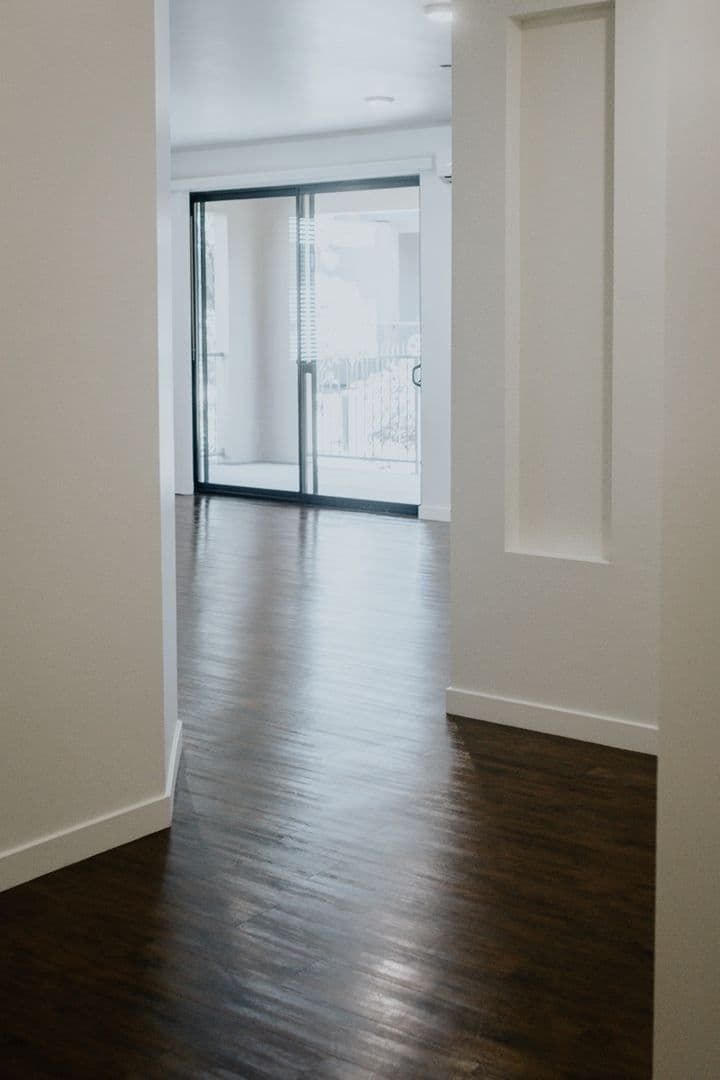 Bakersfield Apartment: 11325 Park Square Drive
