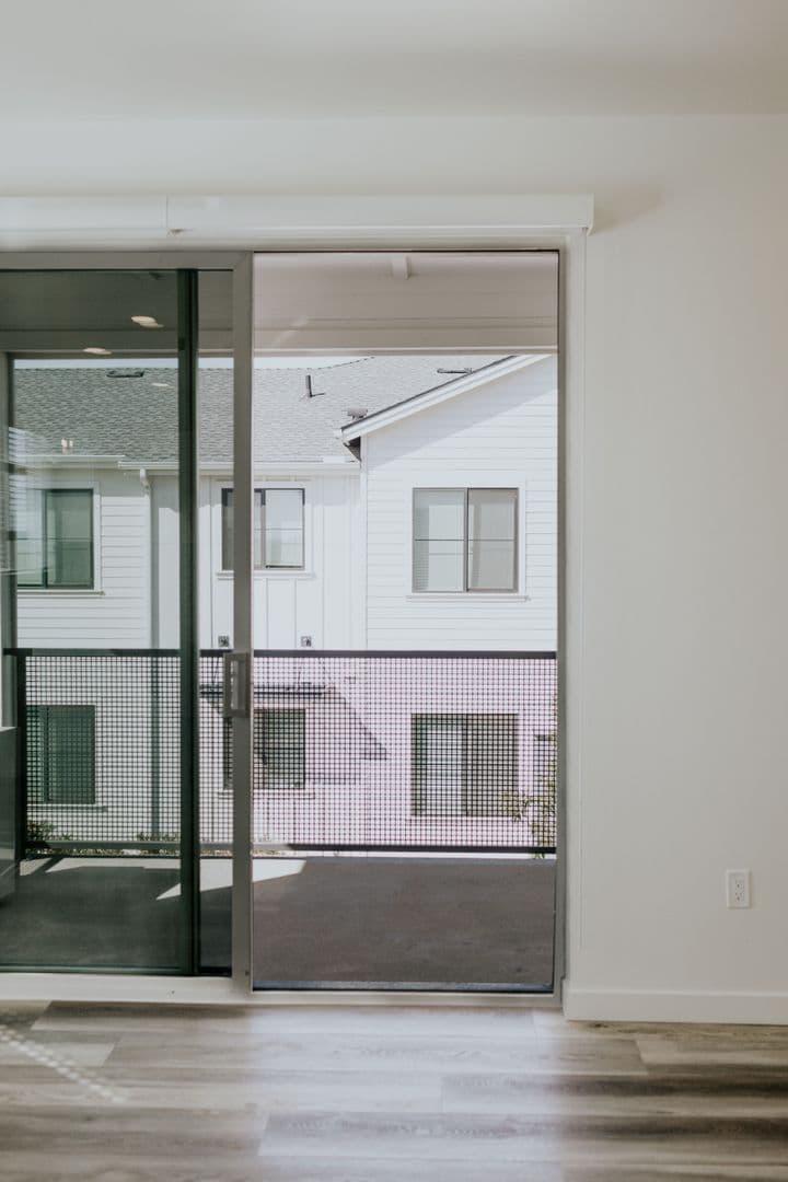 Bakersfield Apartment: 250 South Heath Road