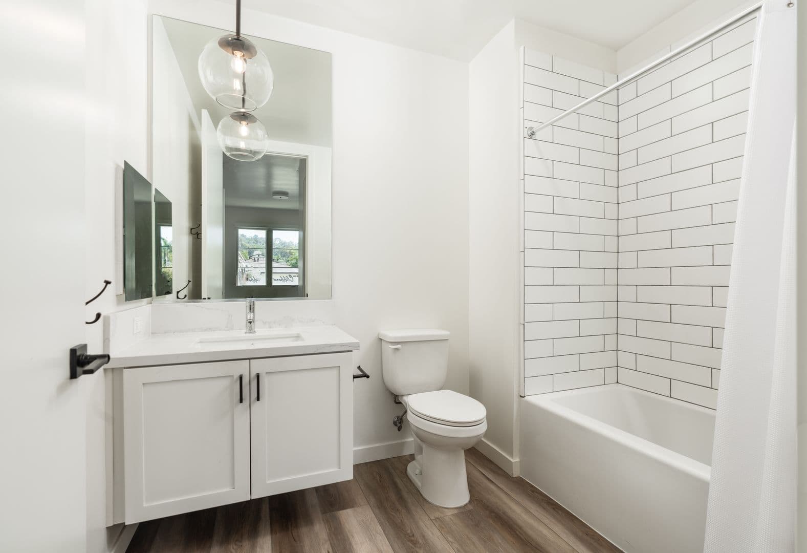Santa Barbara Apartment: 835 E. Canon Perdido Street