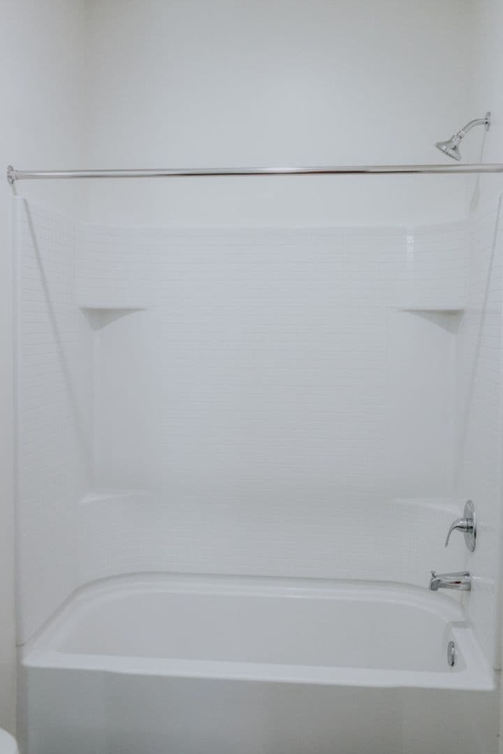Bakersfield Apartment: 11325 Park Square Drive