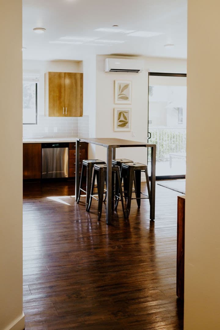 Bakersfield Apartment: 11325 Park Square Drive