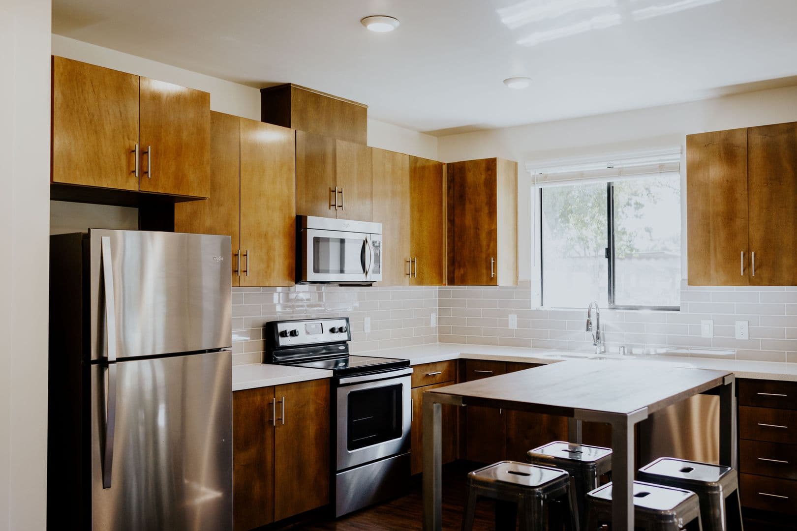 Bakersfield Apartment: 11325 Park Square Drive