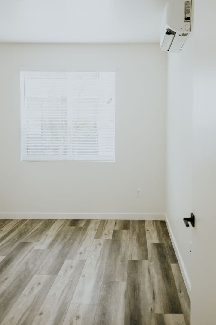 Bakersfield Apartment: 250 South Heath Road