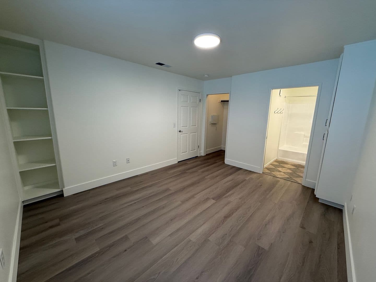 Bakersfield Apartment: 1100 Mondavi Way