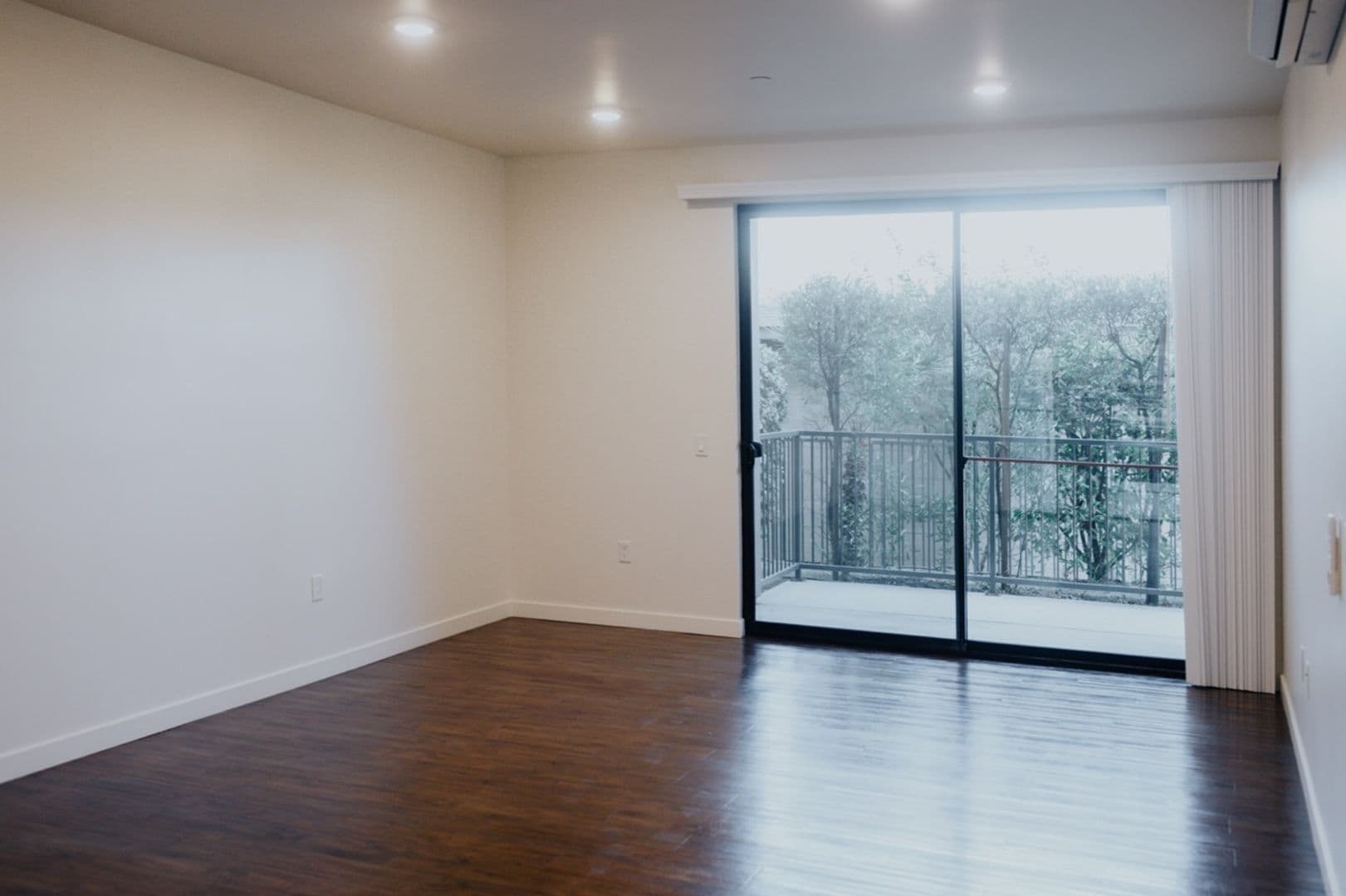 Bakersfield Apartment: 11325 Park Square Drive