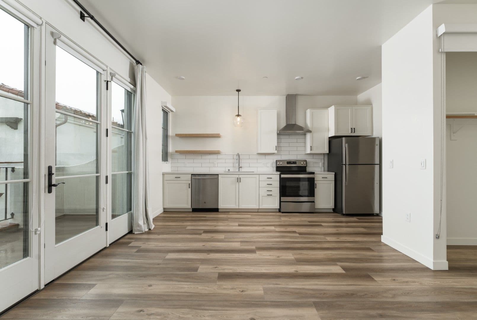 Santa Barbara Apartment: 835 E. Canon Perdido Street