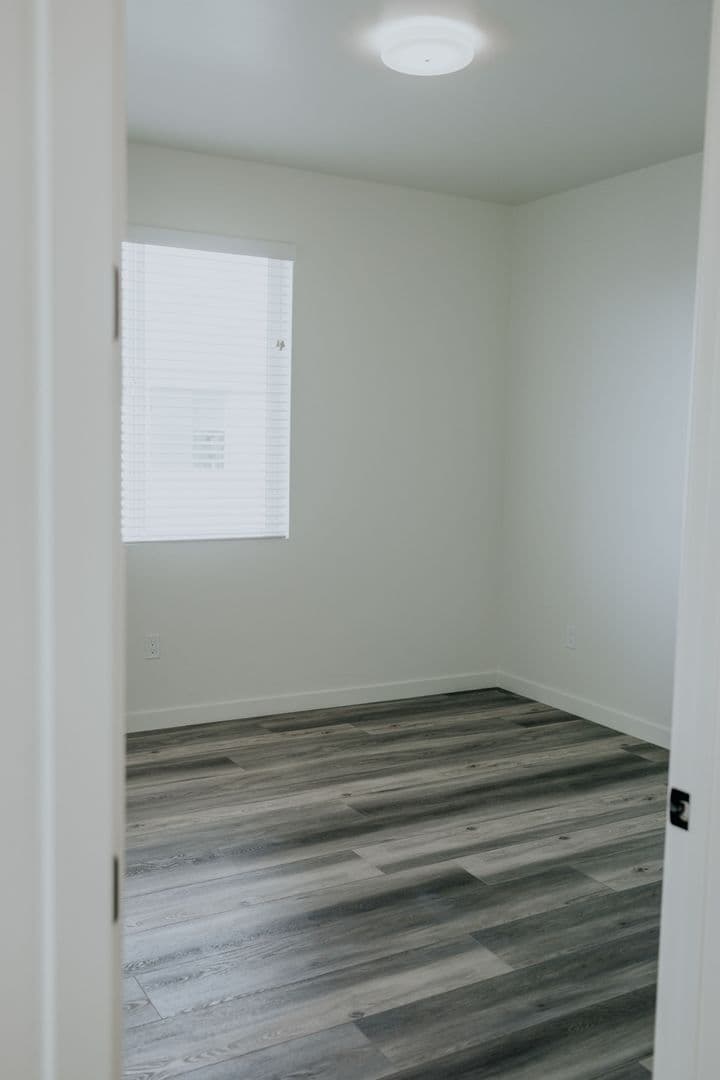 Bakersfield Apartment: 250 South Heath Road