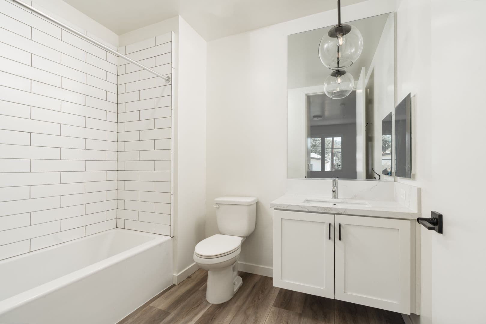 Santa Barbara Apartment: 835 E. Canon Perdido Street