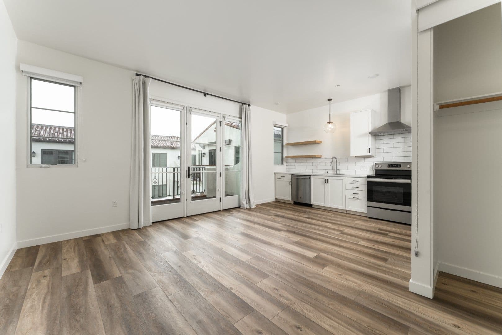 Santa Barbara Apartment: 835 E. Canon Perdido Street
