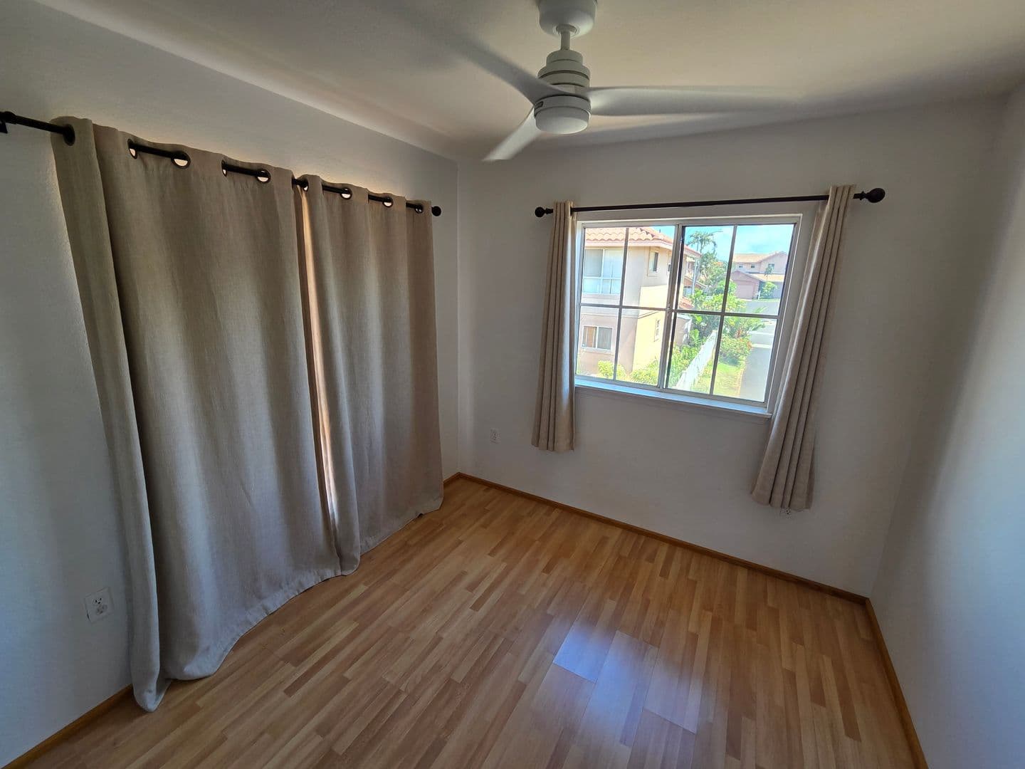 Waipahu House: 94-205A Huewai Pl