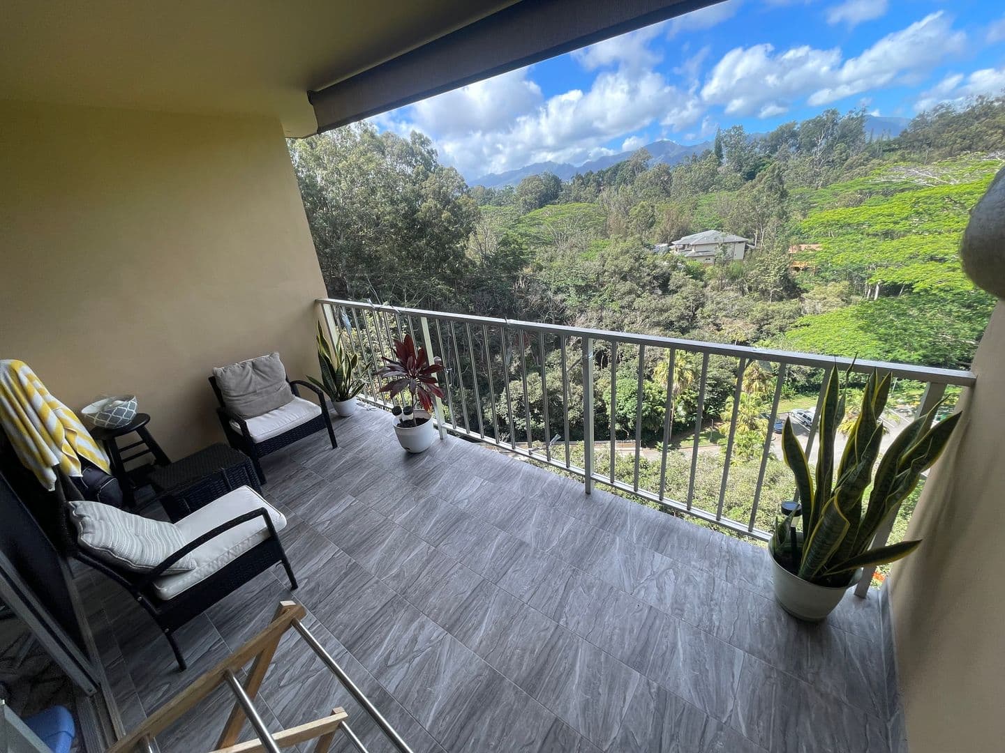 Mililani Condo: 95-227 Waikalani Dr #A1203