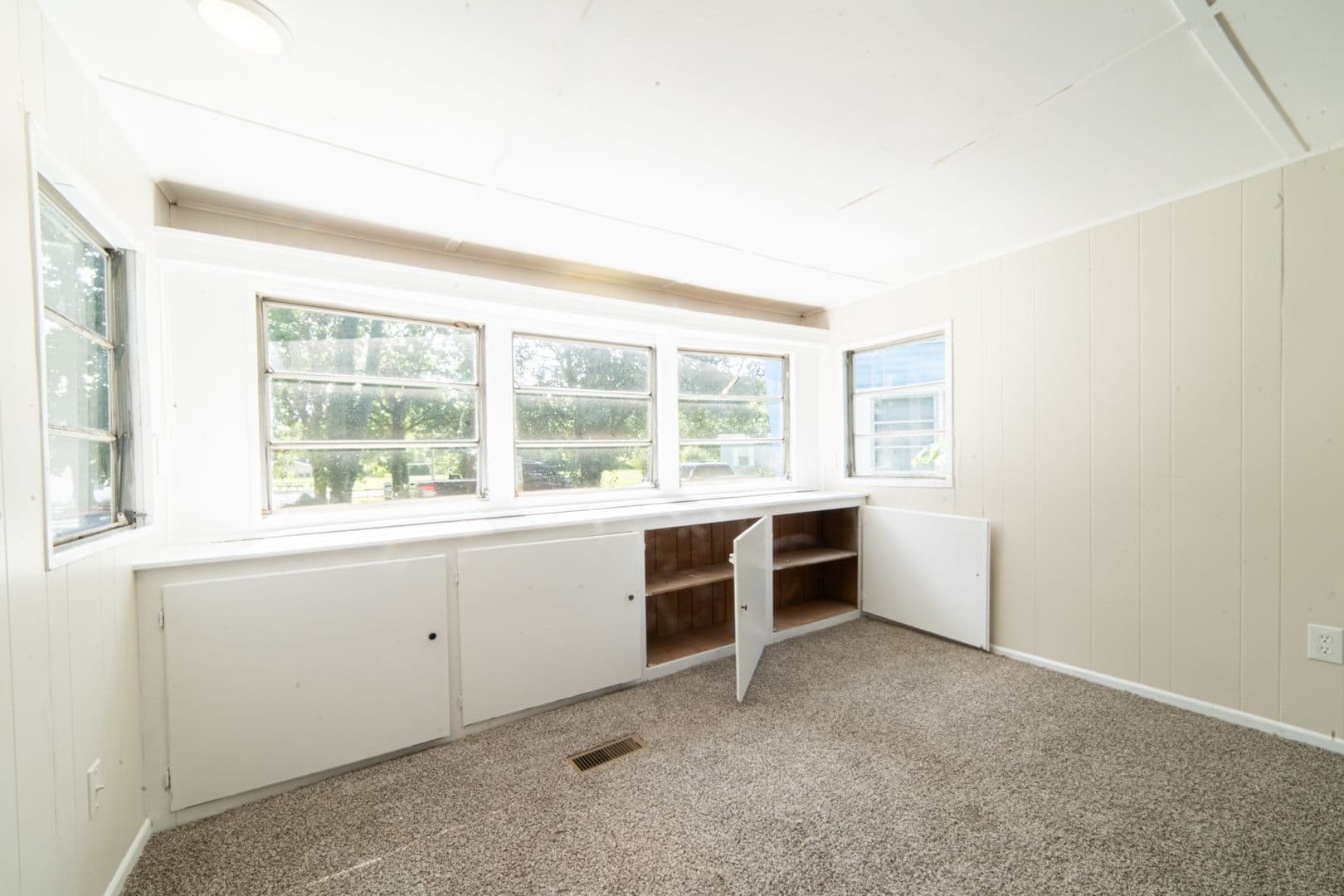 Franklinville House: 36 Hale Avenue