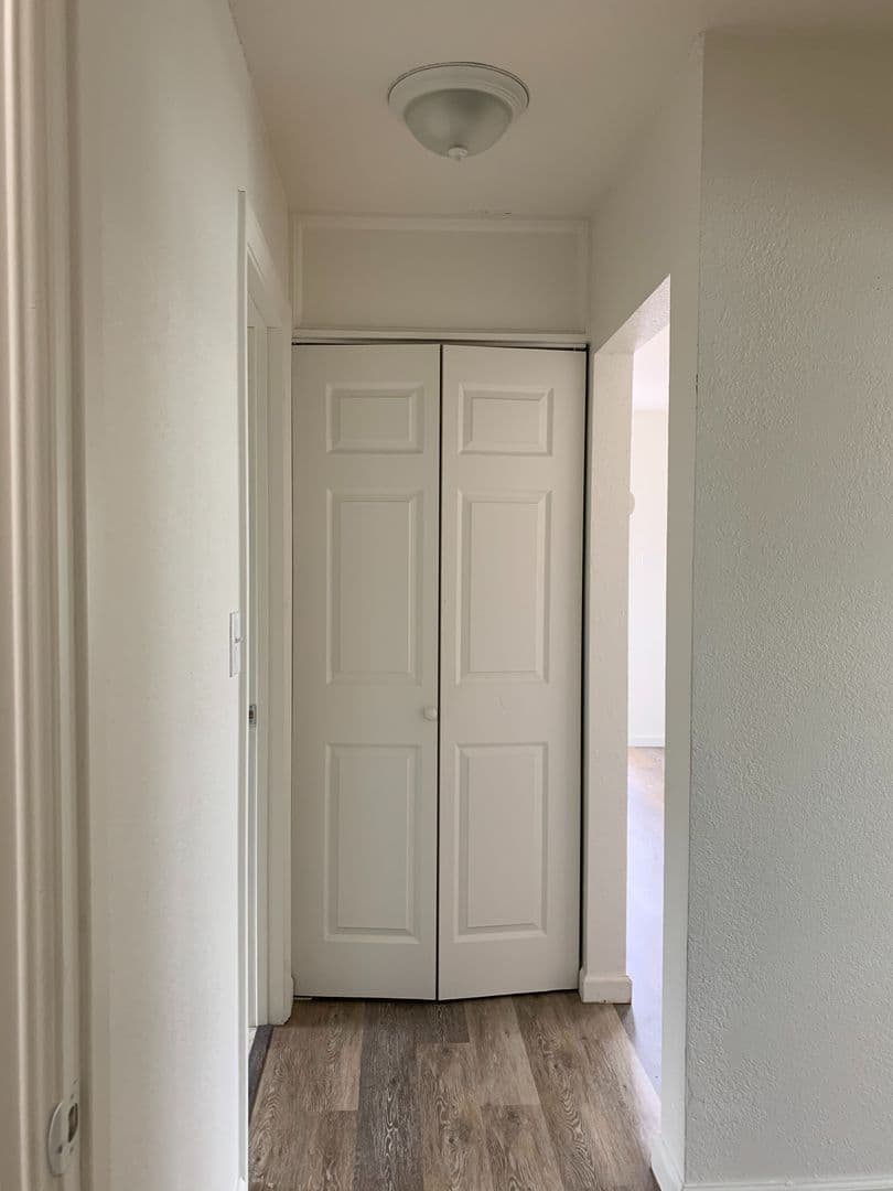 Monterey Apartment: 414 Ramona Ave