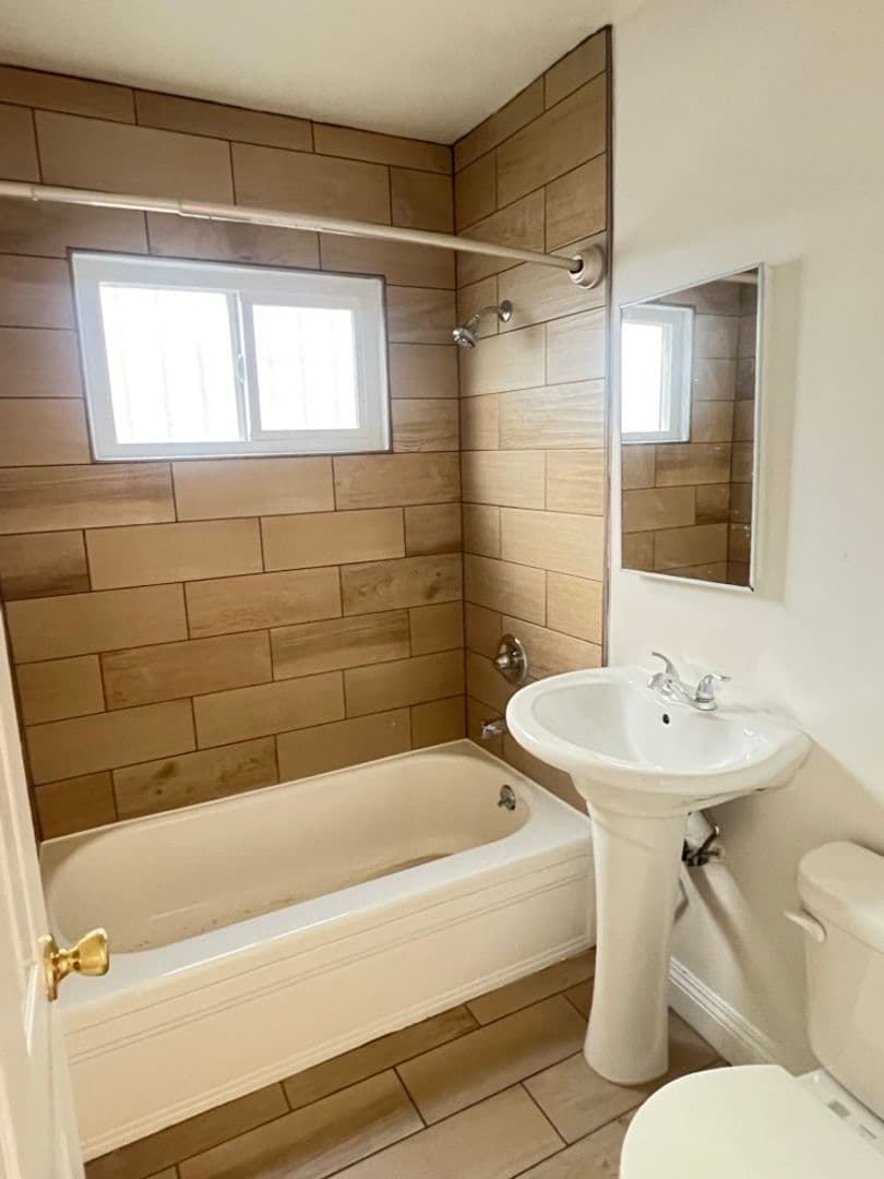 Los Angeles Apartment: 1236 N. Westmoreland