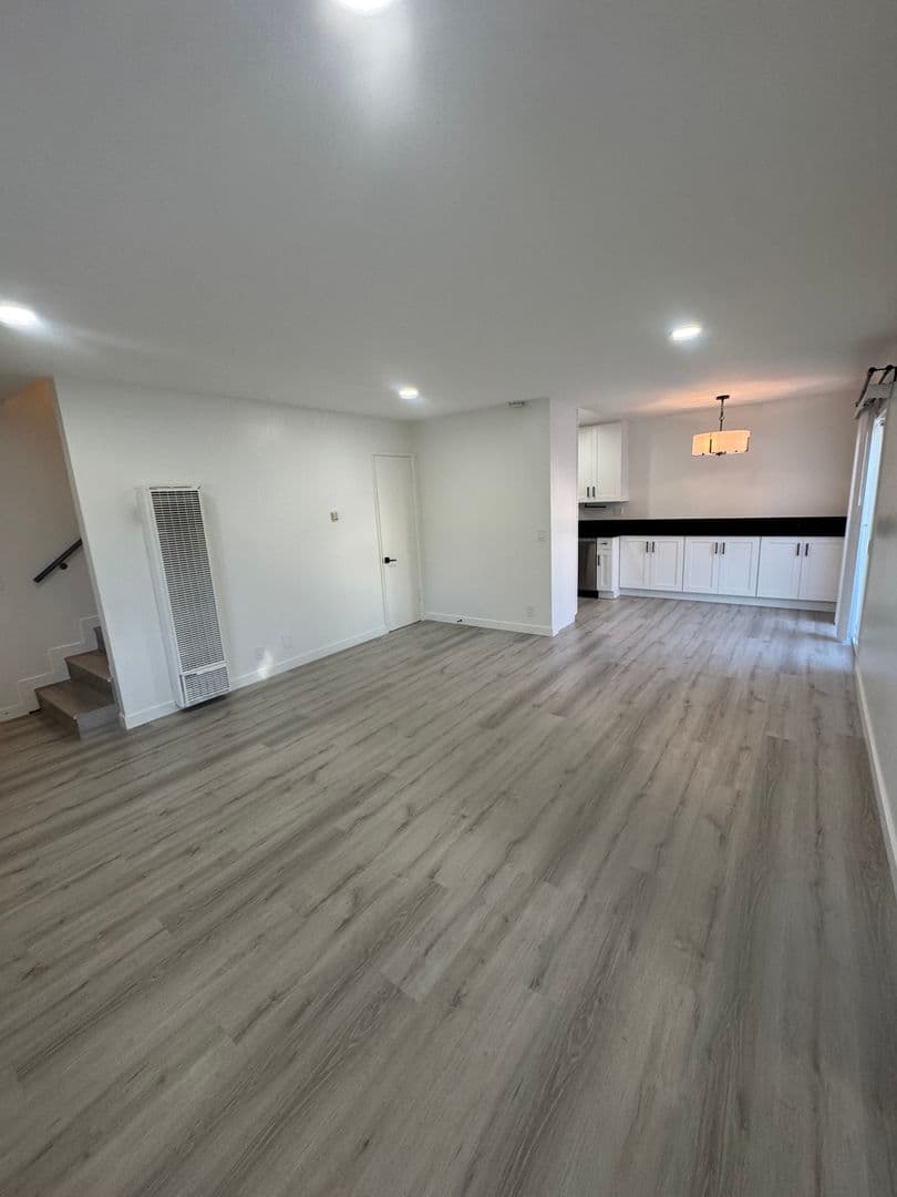 Huntington Beach Apartment: 7681 Ellis Ave