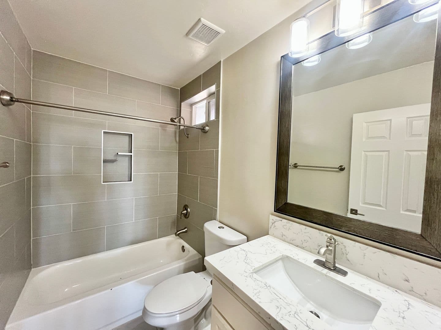 Poway House: 17190 Tam O Shanter Dr
