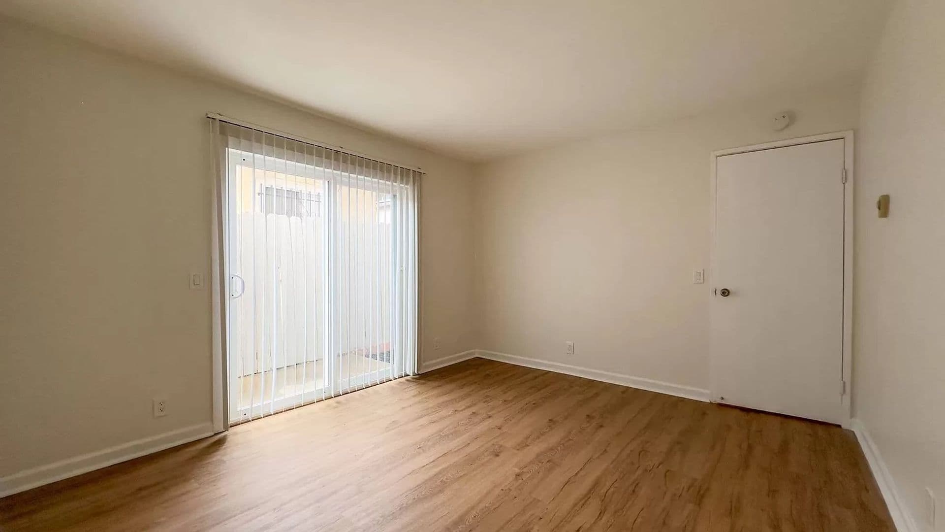 San Diego Apartment: 4170 Texas St - 03