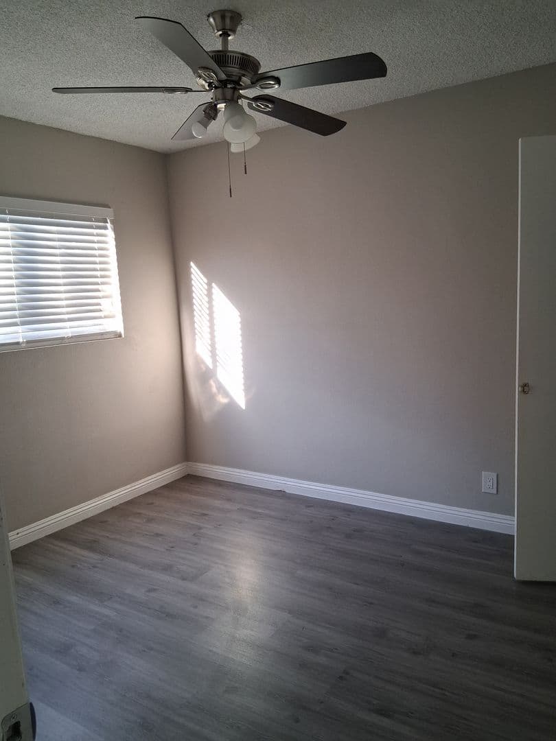 Paramount Apartment: 16619-16621 Downey Ave